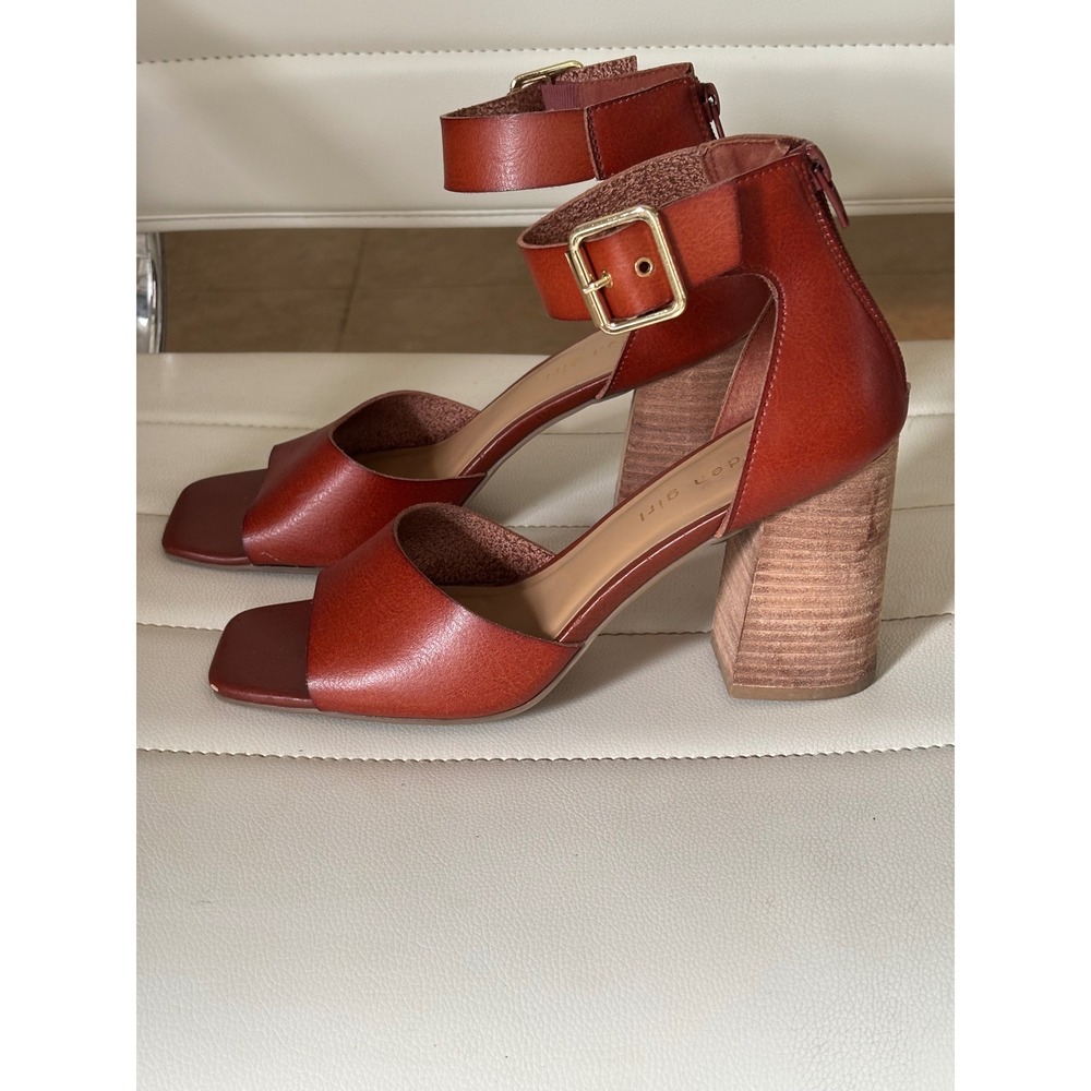 Madden Girl Reveall Cognac Brown Block Heel Ankle Strap Sandals Square Toe 9M